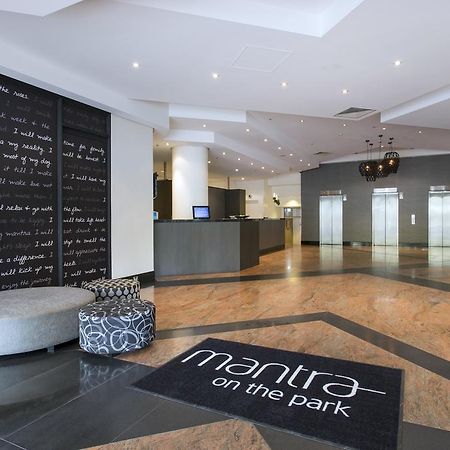 Mantra On The Park Aparthotel Мелбърн Екстериор снимка