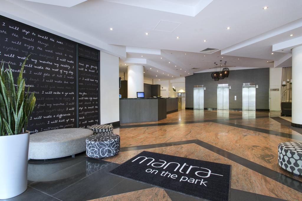 Mantra On The Park Aparthotel Мелбърн Екстериор снимка