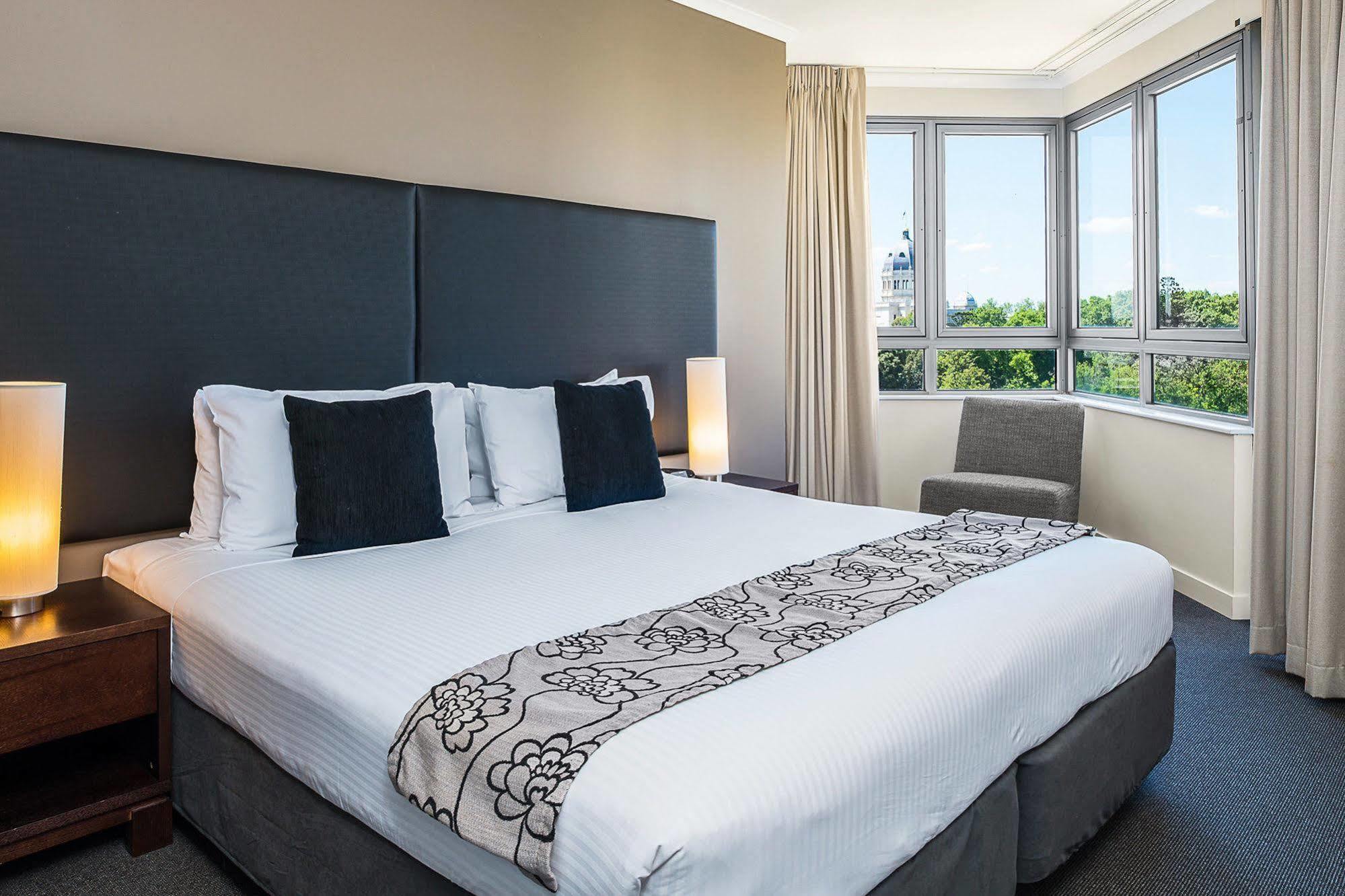Mantra On The Park Aparthotel Мелбърн Екстериор снимка