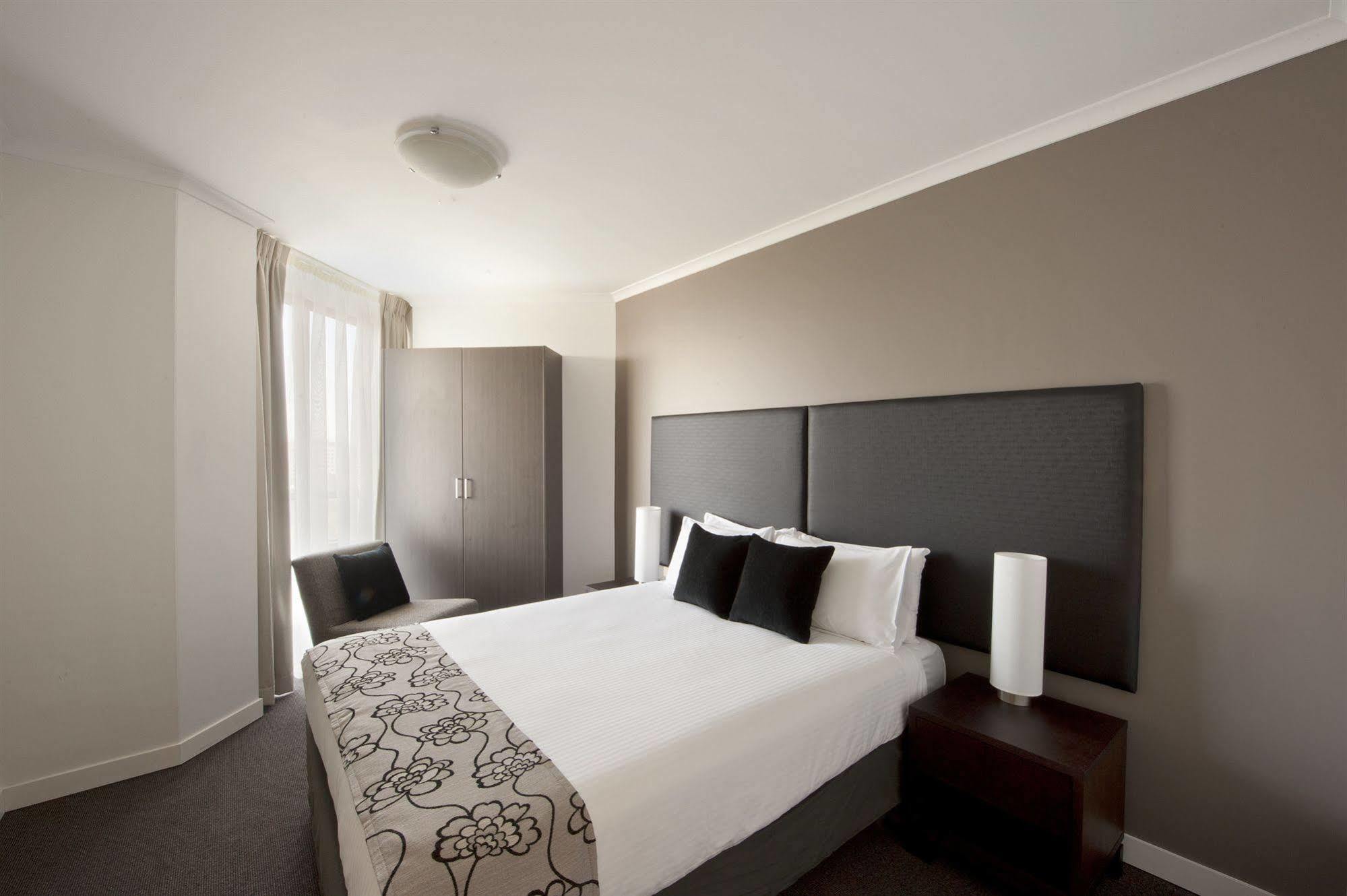 Mantra On The Park Aparthotel Мелбърн Екстериор снимка